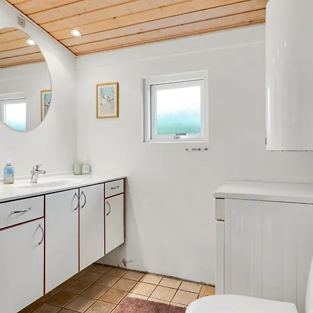 Gudmund - 50m From The Sea By Interhome